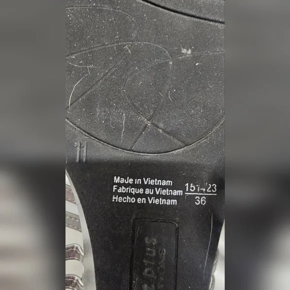 Women's Silver Strappy Sandals Sz 11 - Picture 5 of 5